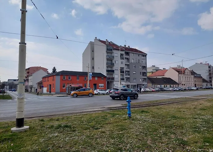 Dita Osijek, Centar Grada
